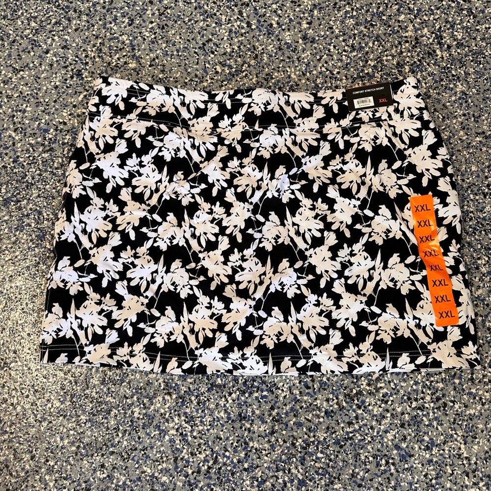 Mario Serrani Ladies' Tummy Control Comfort Stretch Skort black and white size X